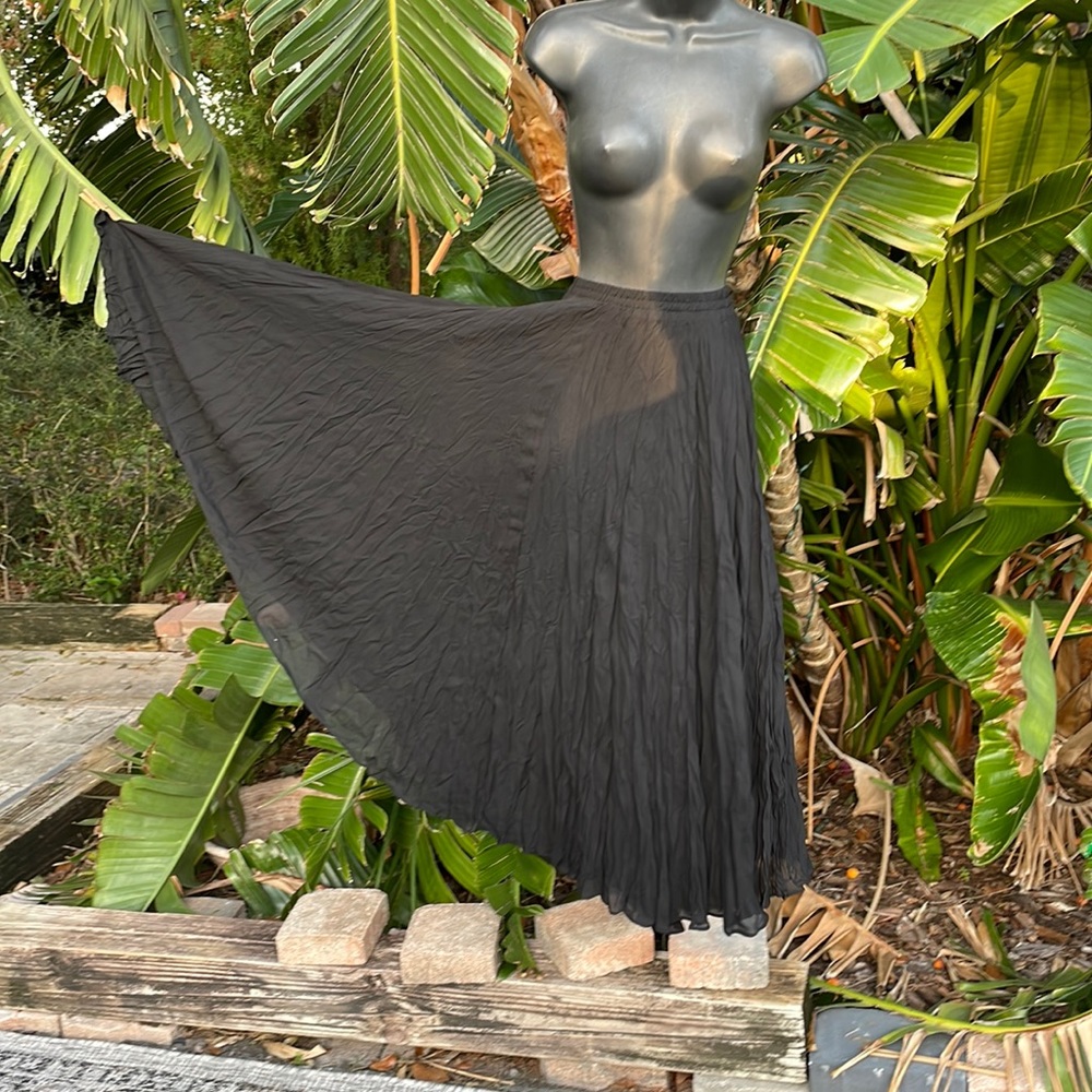 Victoria’s Secret sheer crinkle mid/ axi skirt